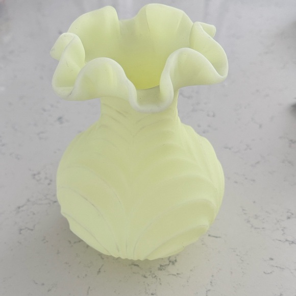 Fenton Other - Fenton Marked Vintage Ruffle Swirl Satin Custard Colored Vase